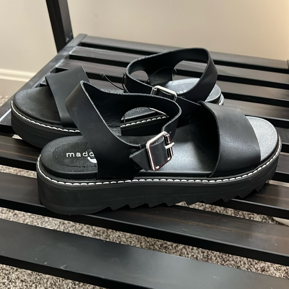 Madden Girl 8.5 sandal 90s black new without box